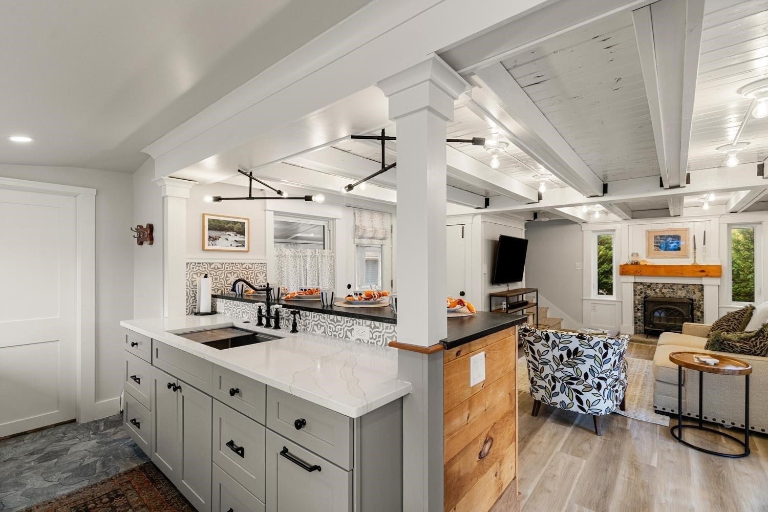4 Tibbetts Ave, Danvers, MA Photo #3