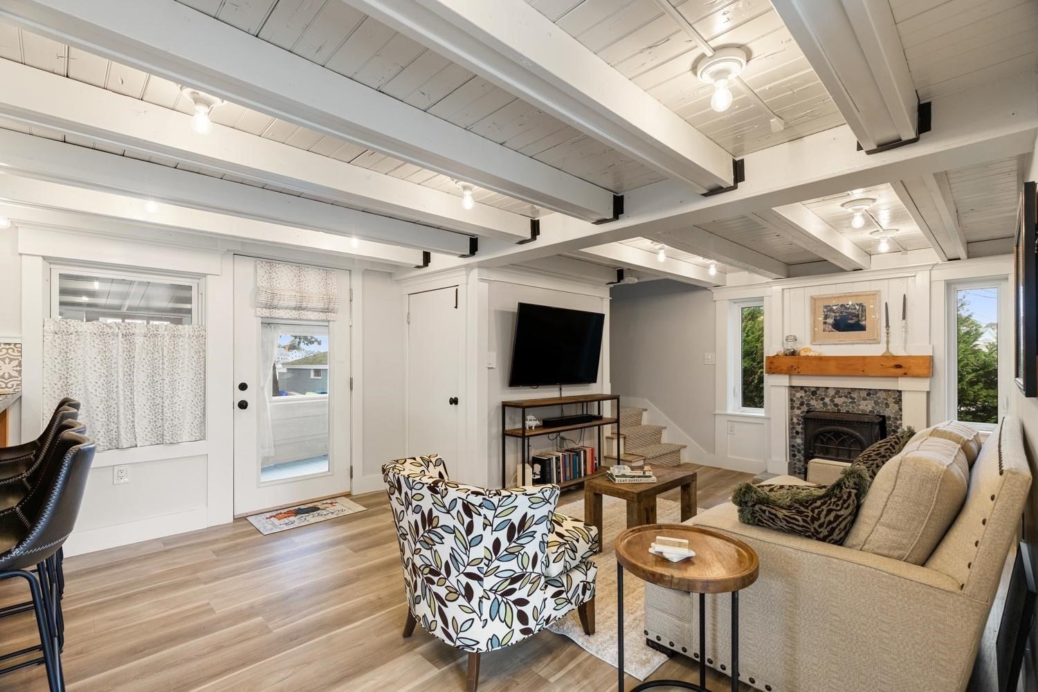 4 Tibbetts Ave, Danvers, MA Photo #4