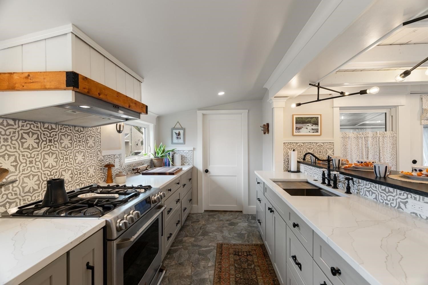 4 Tibbetts Ave, Danvers, MA Photo #6