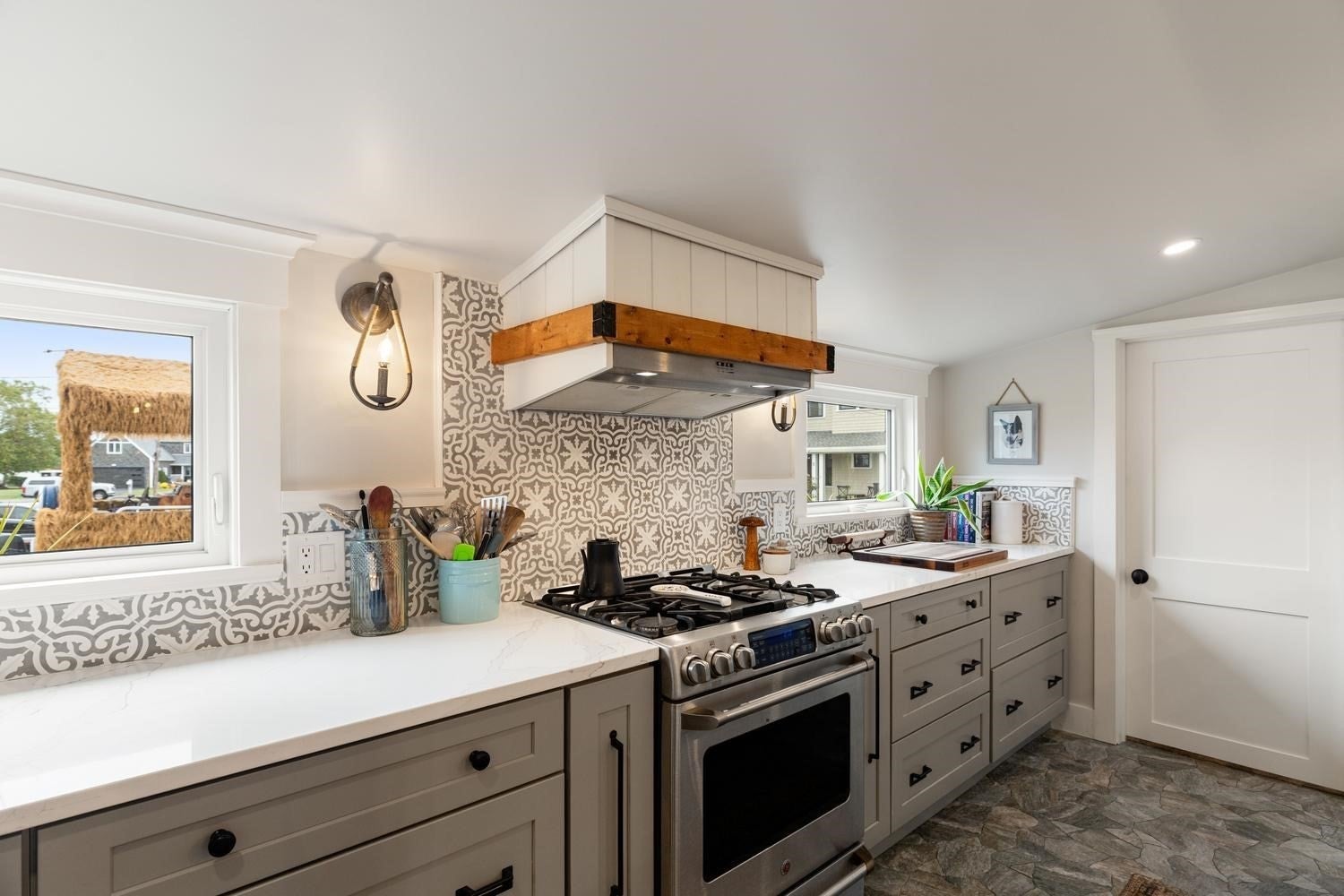 4 Tibbetts Ave, Danvers, MA Photo #13