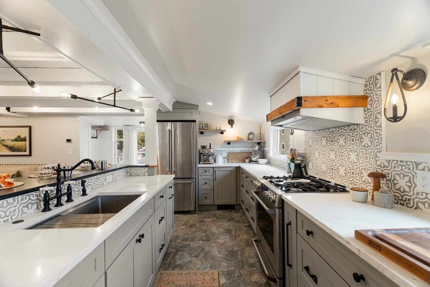 4 Tibbetts Ave, Danvers, MA Photo #11