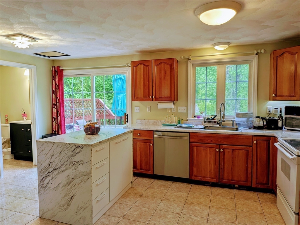 7 Van Norden Rd