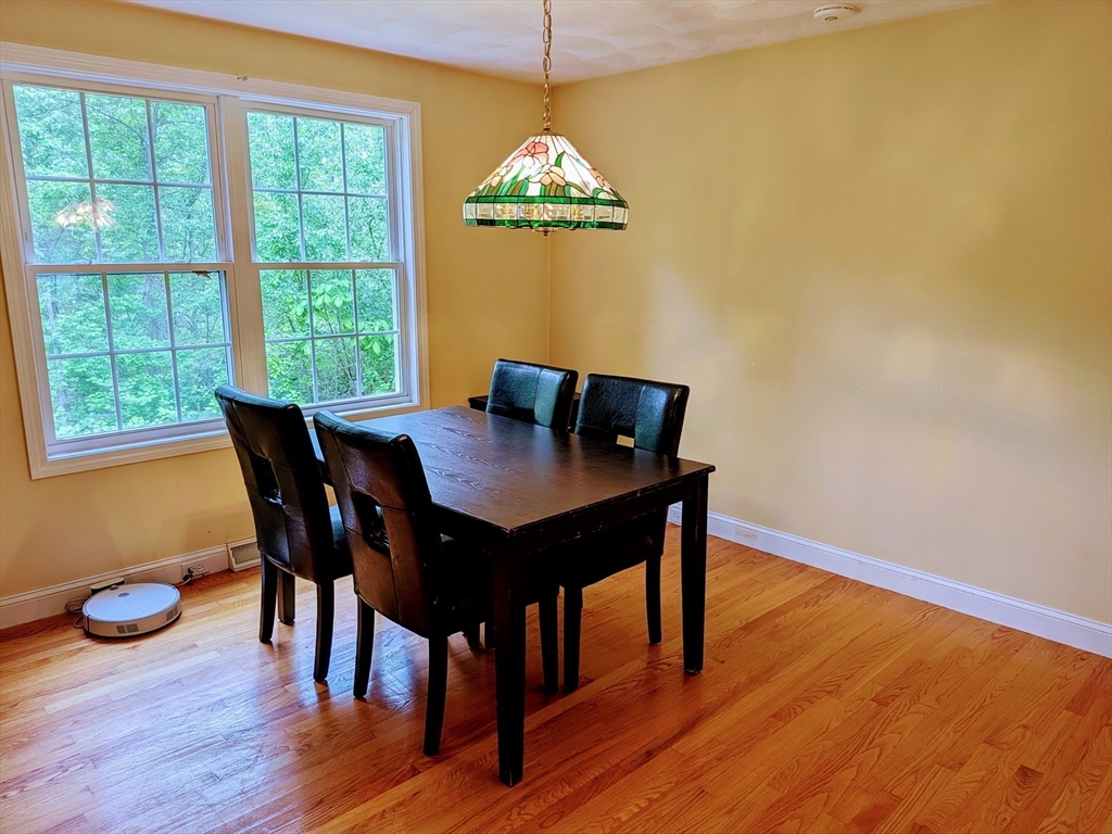 7 Van Norden Rd