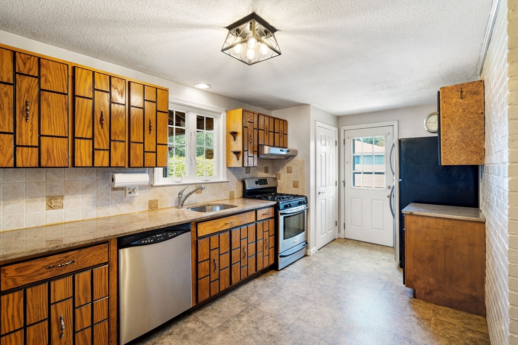 129 Plymouth Rd
