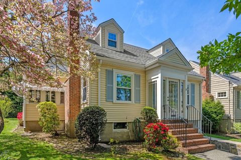 27 Hope Ave Milton MA 02186
