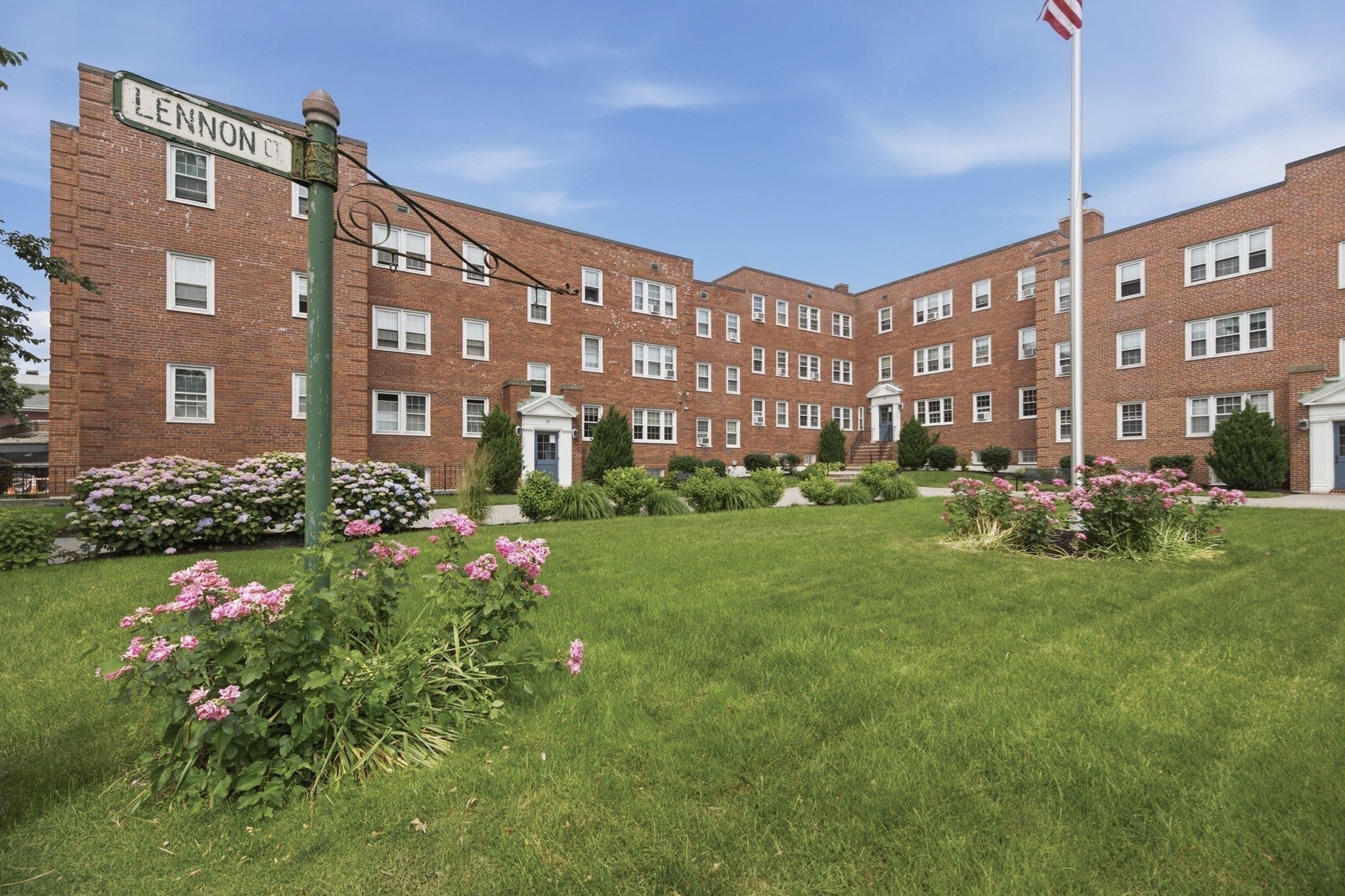 25 Lennon Court 29, Boston MA 02127
