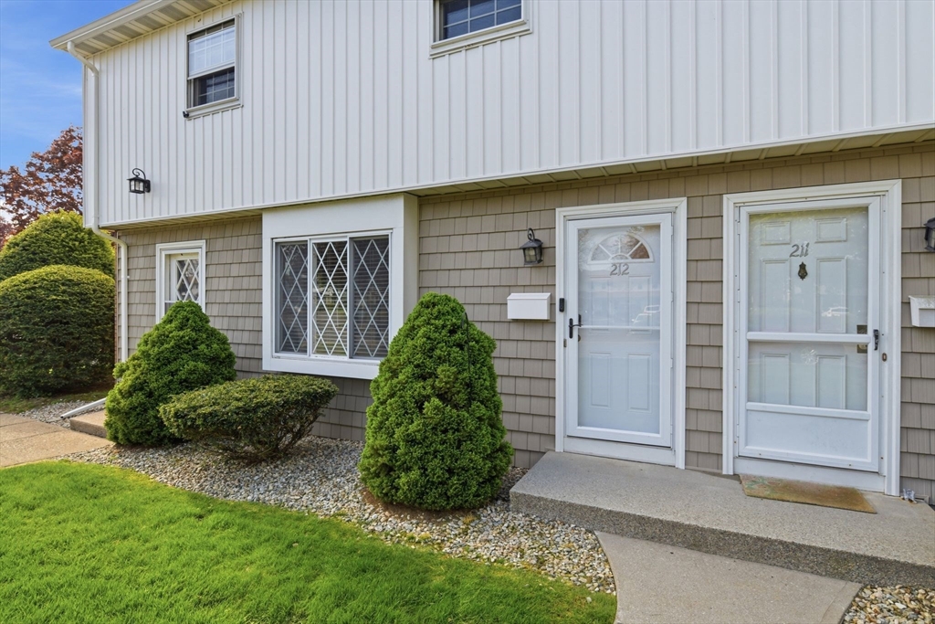 212 Blisswood Village Dr 212