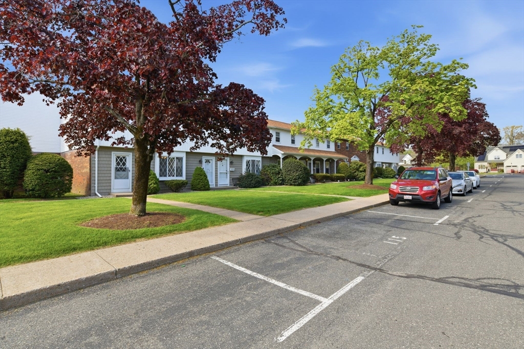 212 Blisswood Village Dr 212