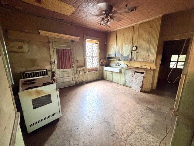 41 Mount Vernon St, Lowell, MA, 41 Mount Vernon St, Lowell, MA Photo #12