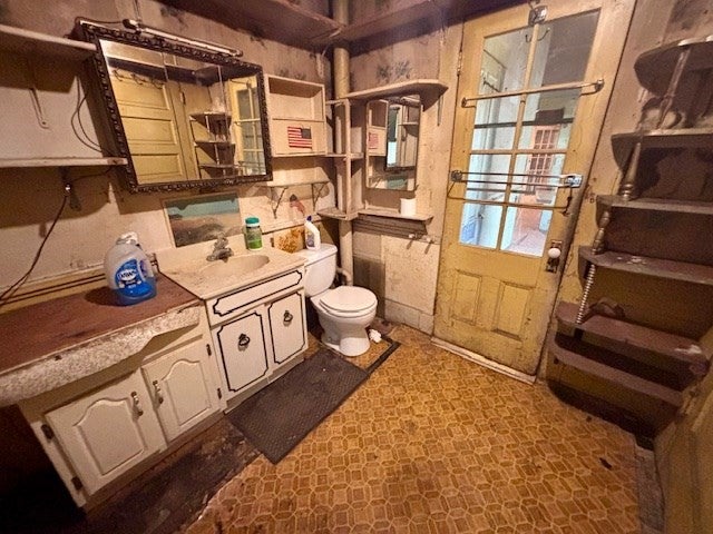 41 Mount Vernon St, Lowell, MA, 41 Mount Vernon St, Lowell, MA Photo #15
