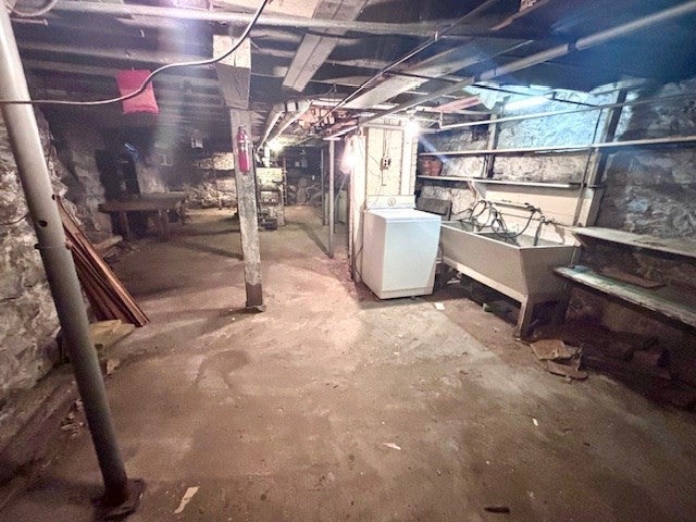 41 Mount Vernon St, Lowell, MA, 41 Mount Vernon St, Lowell, MA Photo #25