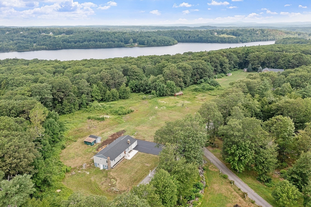21 Davis Rd