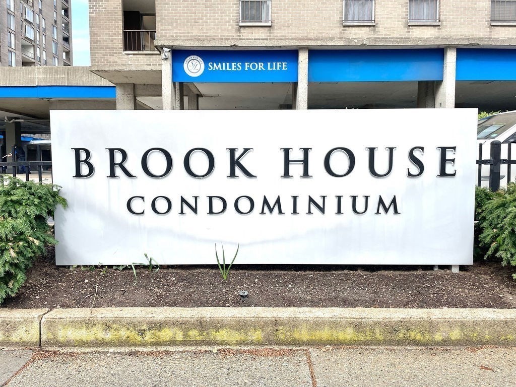 Brookline, Massachusetts 02445, United States, 2 Bedrooms Bedrooms, ,2 BathroomsBathrooms,Residential,Active,119951
