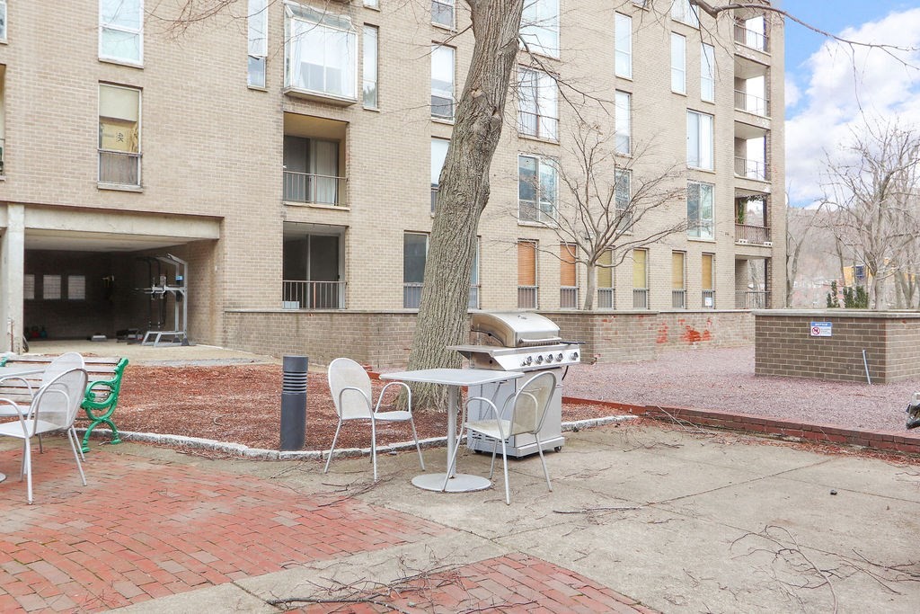 Brookline, Massachusetts 02445, United States, 2 Bedrooms Bedrooms, ,2 BathroomsBathrooms,Residential,Active,119951