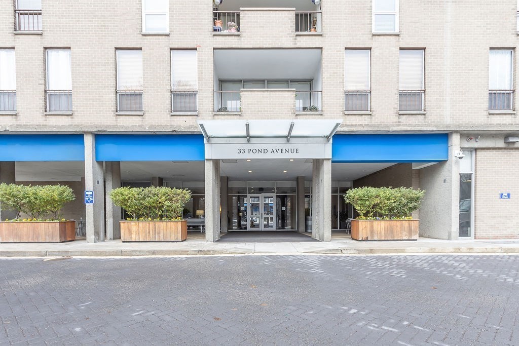 Brookline, Massachusetts 02445, United States, 2 Bedrooms Bedrooms, ,2 BathroomsBathrooms,Residential,Active,119951