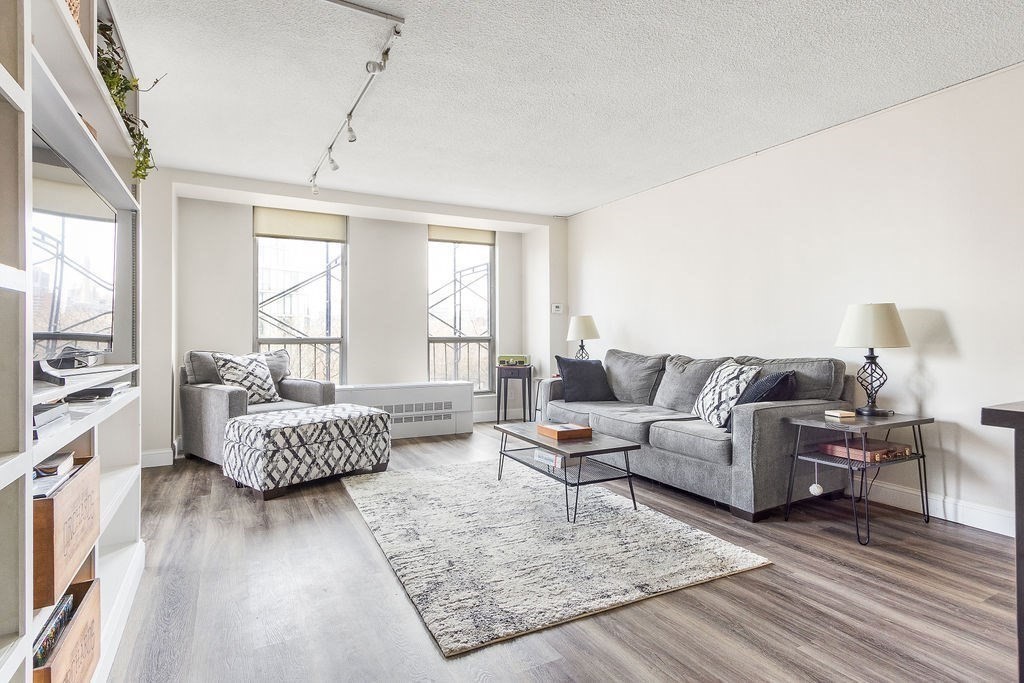 Brookline, Massachusetts 02445, United States, 2 Bedrooms Bedrooms, ,2 BathroomsBathrooms,Residential,Active,119951