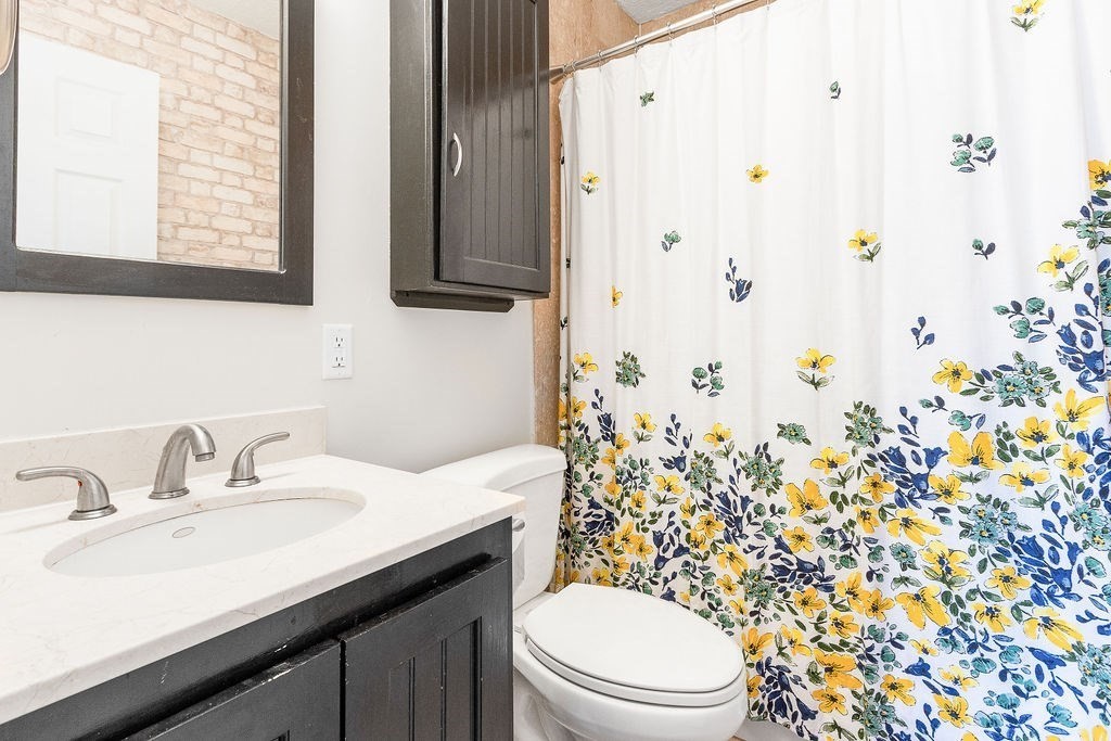 Brookline, Massachusetts 02445, United States, 2 Bedrooms Bedrooms, ,2 BathroomsBathrooms,Residential,Active,119951