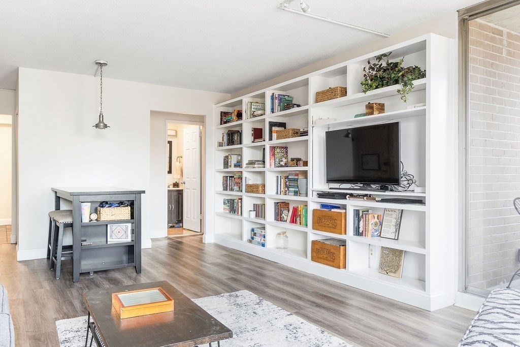 Brookline, Massachusetts 02445, United States, 2 Bedrooms Bedrooms, ,2 BathroomsBathrooms,Residential,Active,119951