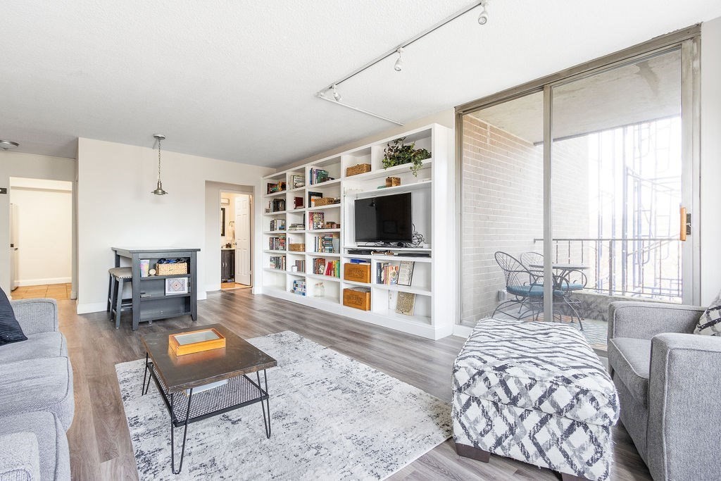 Brookline, Massachusetts 02445, United States, 2 Bedrooms Bedrooms, ,2 BathroomsBathrooms,Residential,Active,119951