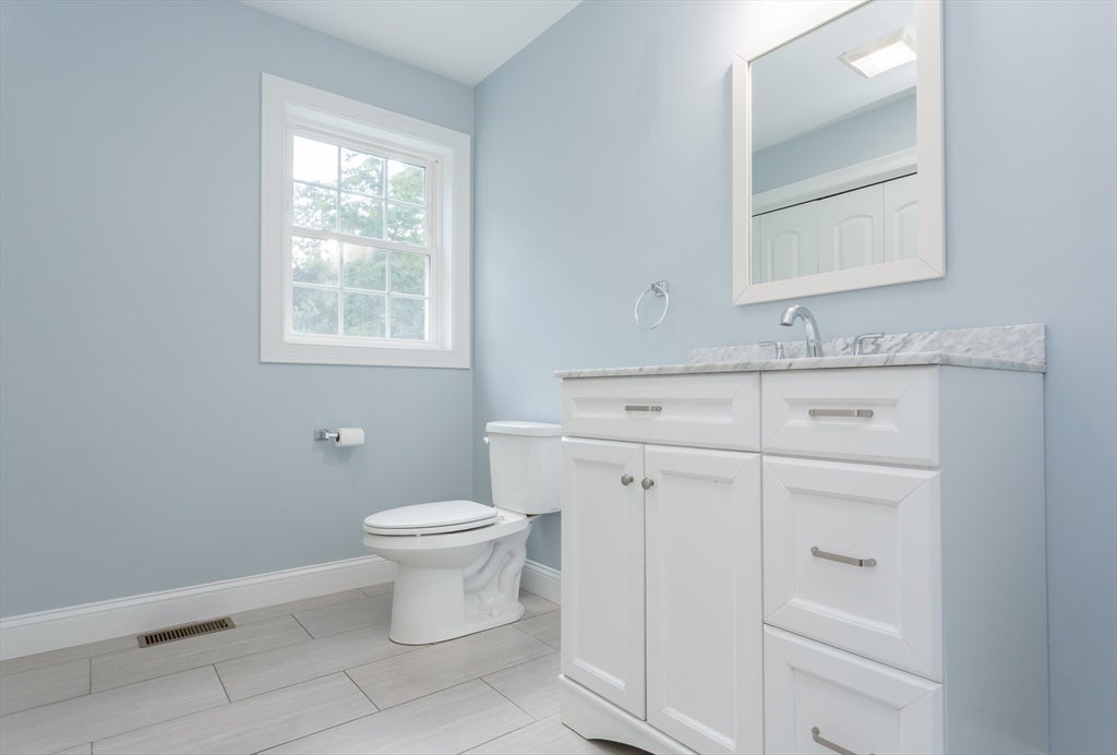 590 Front St, Marion, MA Photo #23