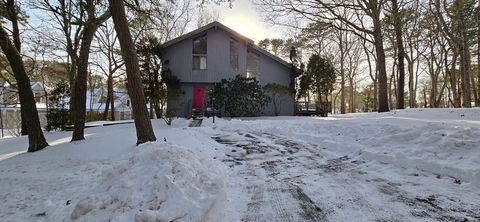 51 Fairway Ln Mashpee MA 02649