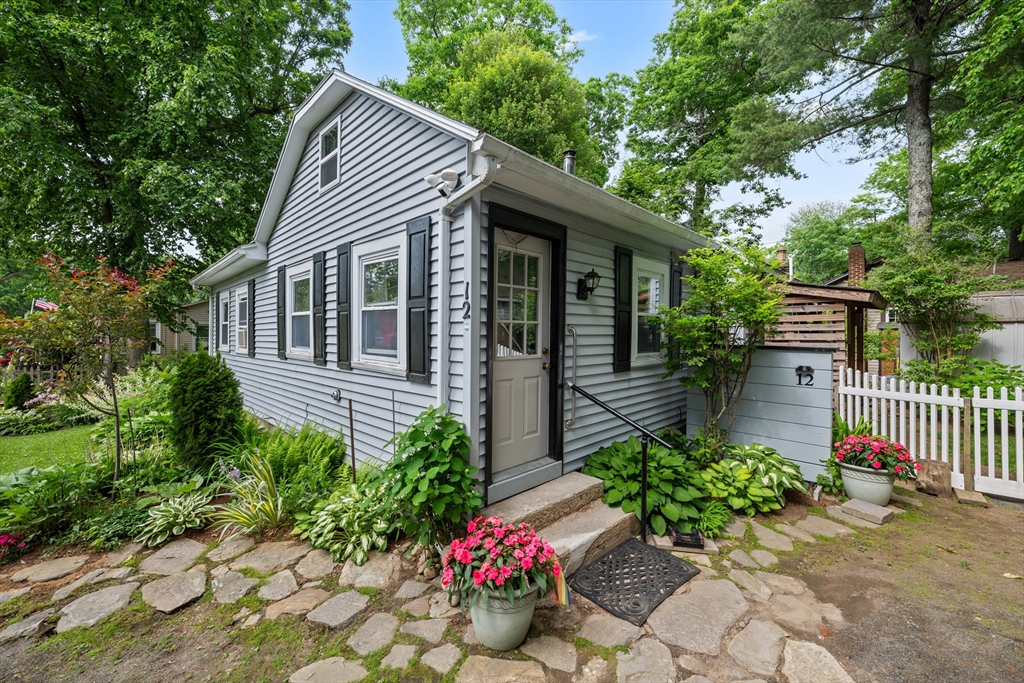 12 Hope Way