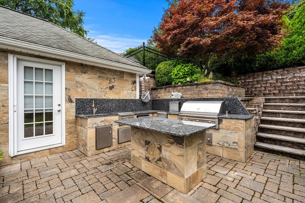 9 Anna Dr, Danvers, MA Photo #37