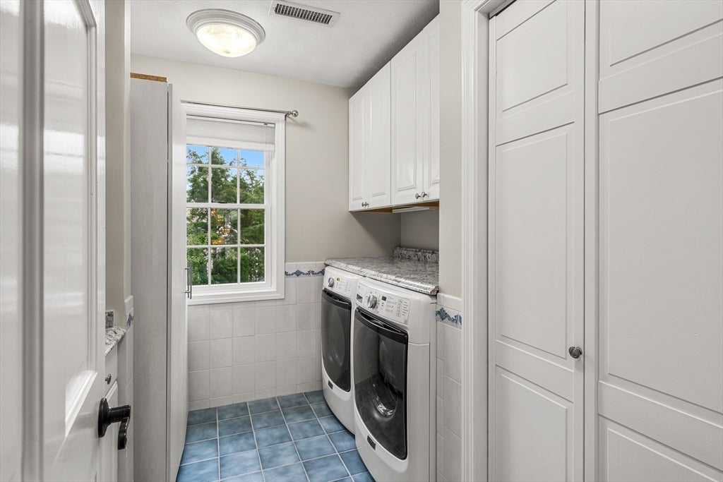9 Anna Dr, Danvers, MA Photo #24
