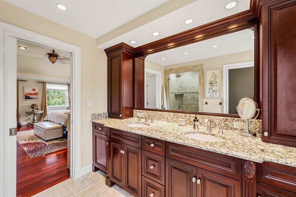 9 Anna Dr, Danvers, MA Photo #20