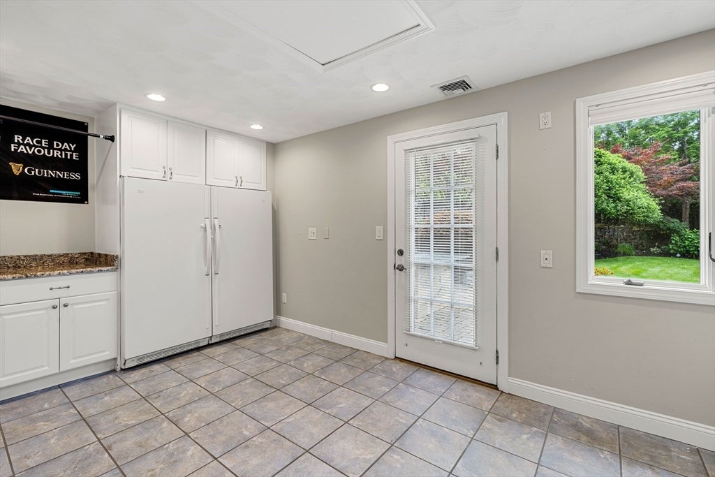 9 Anna Dr, Danvers, MA Photo #36