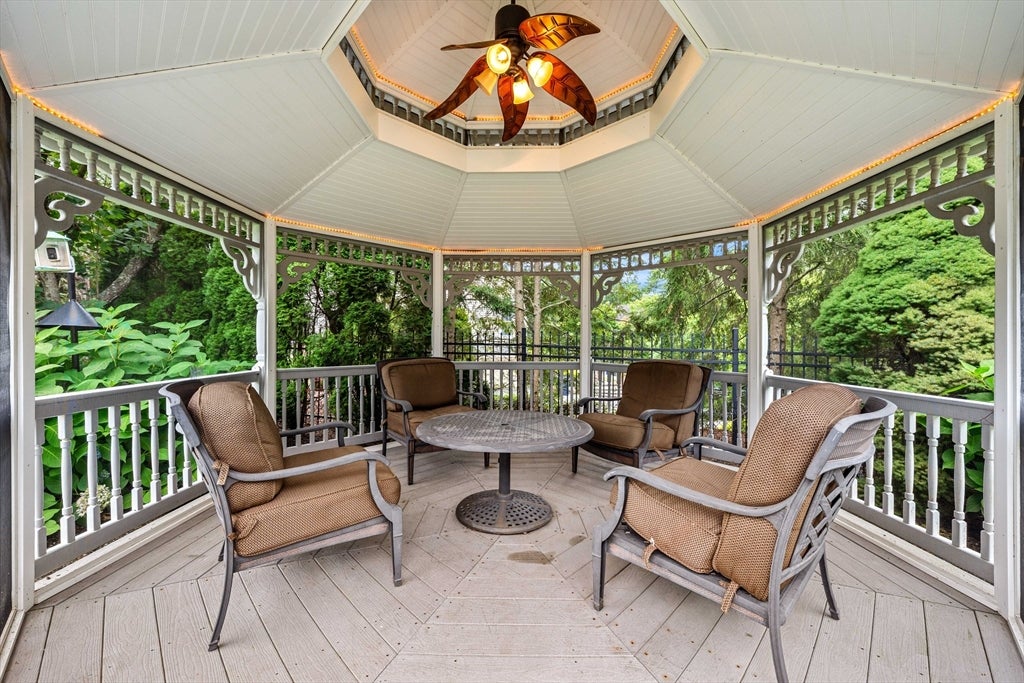 9 Anna Dr, Danvers, MA Photo #42