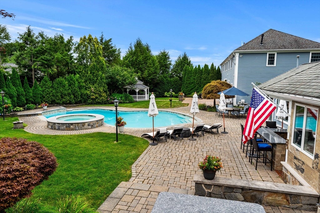 9 Anna Dr, Danvers, MA Photo #40