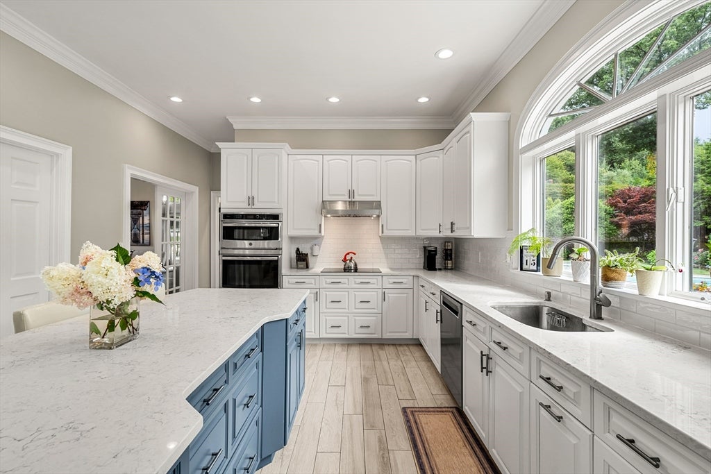 9 Anna Dr, Danvers, MA Photo #16