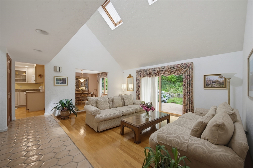 14 Shoreline Dr, Foxboro, MA, 14 Shoreline Dr, Foxboro, MA Photo #14