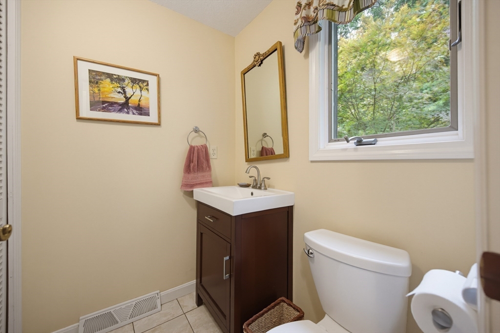 14 Shoreline Dr, Foxboro, MA, 14 Shoreline Dr, Foxboro, MA Photo #21