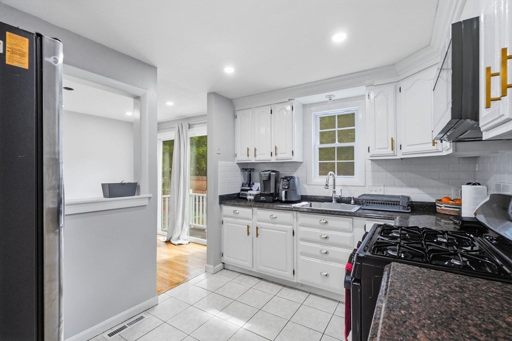 5 Glen St, Framingham, MA, 5 Glen St, Framingham, MA Photo #20