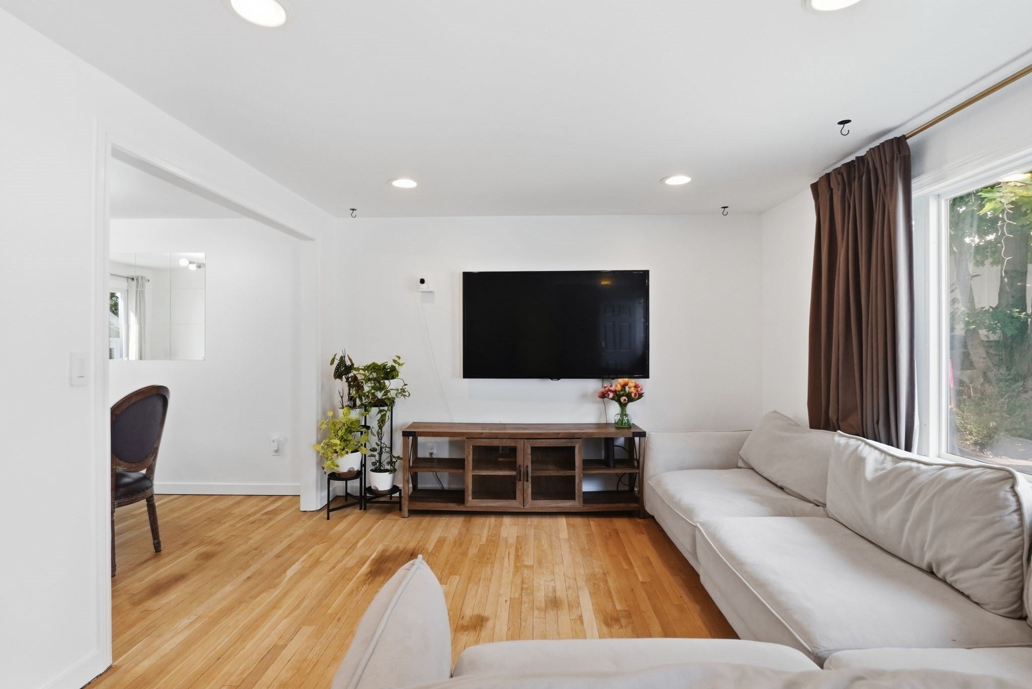 5 Glen St