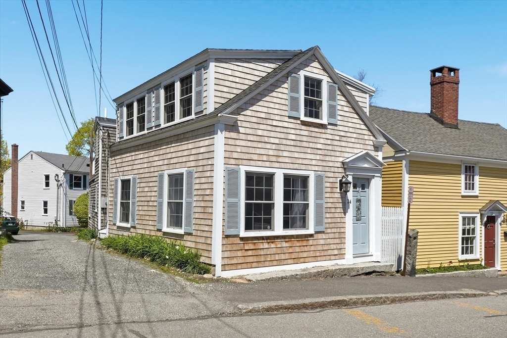 24 High St