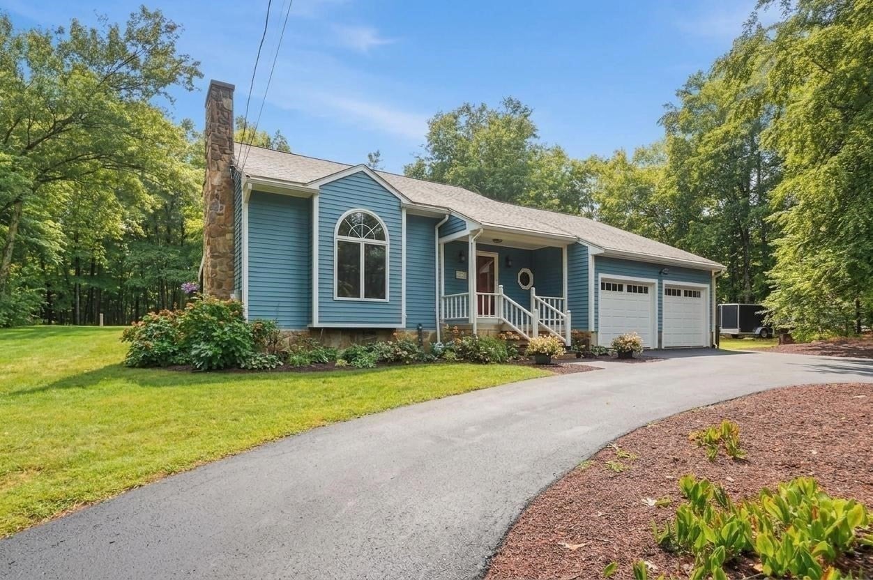 229 Se Main St, Douglas, MA Photo #40