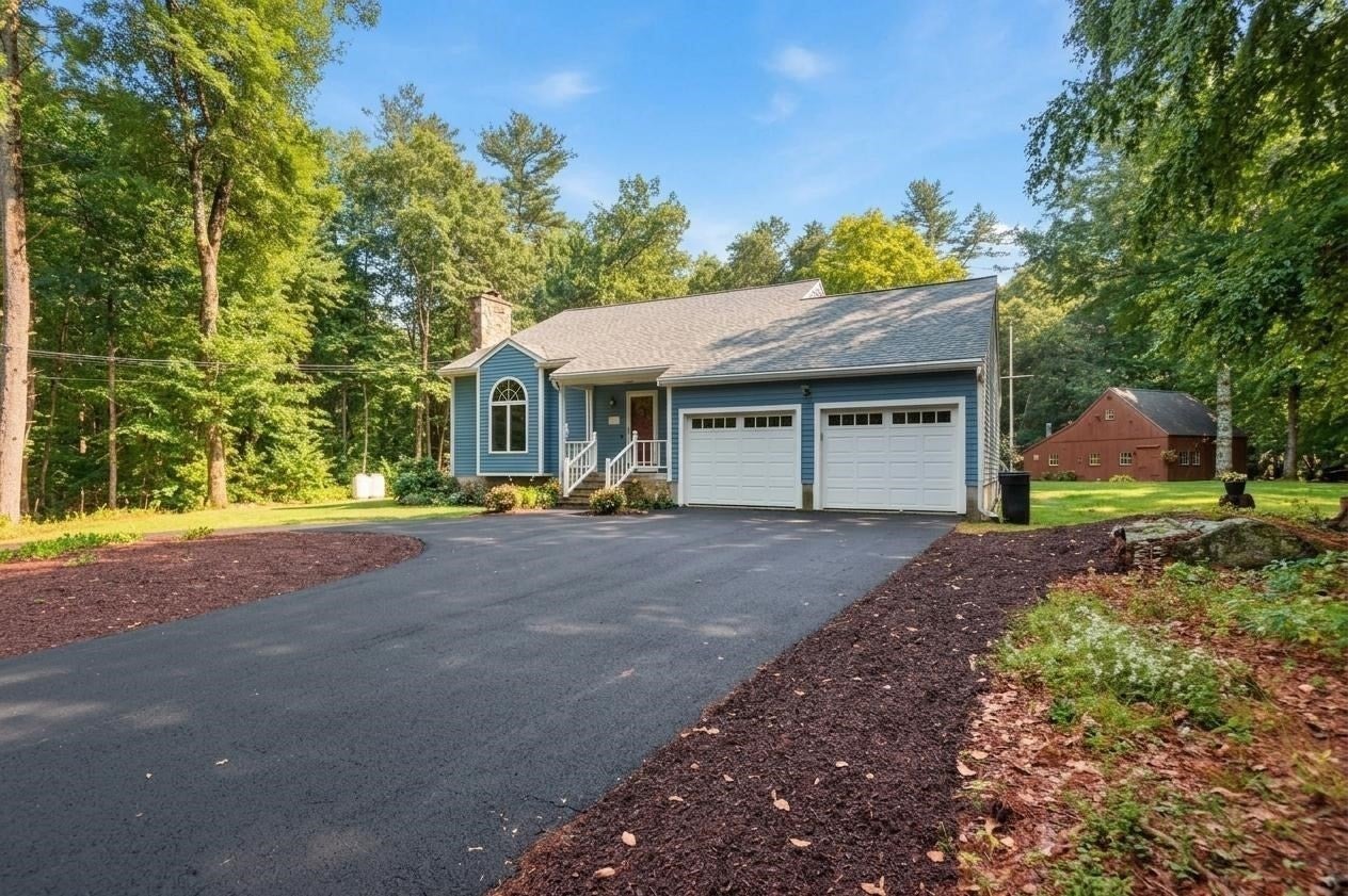 229 Se Main St, Douglas, MA Photo #1