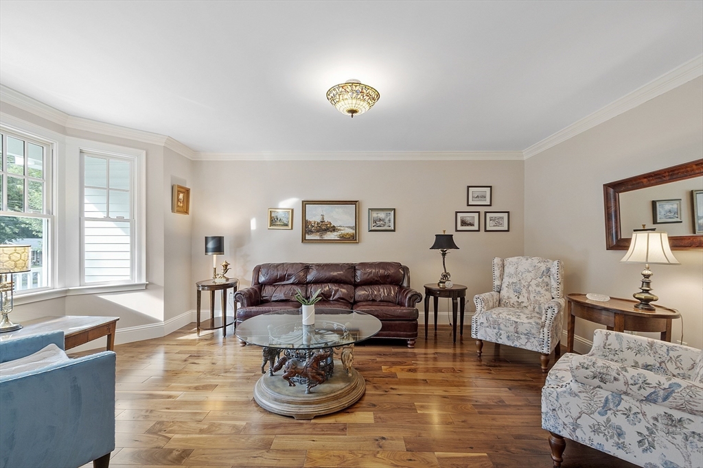 6 Green Valley Dr