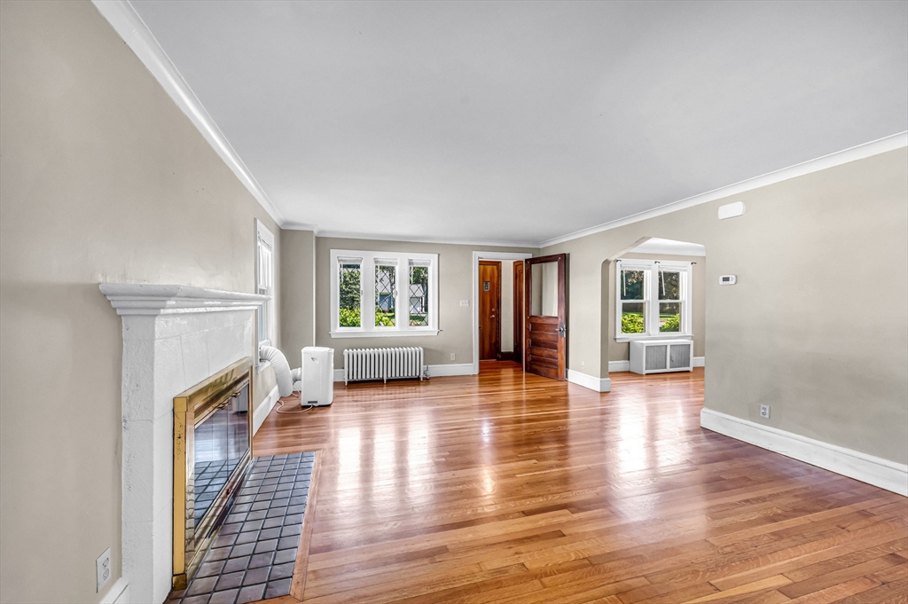 33 Emerson Rd