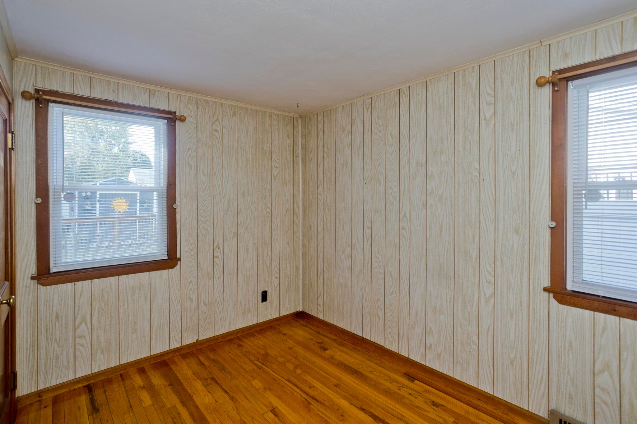 29 Marguerite St, Chicopee, MA, 29 Marguerite St, Chicopee, MA Photo #15