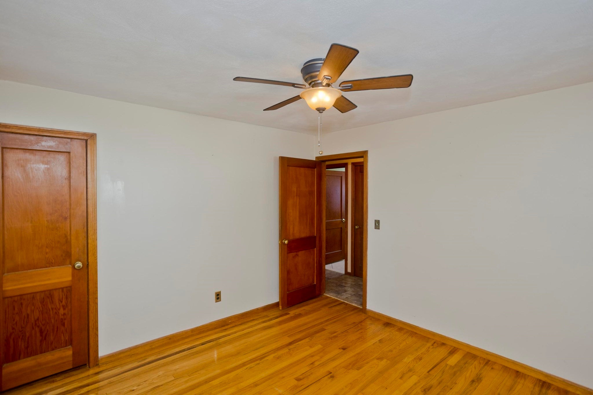 29 Marguerite St, Chicopee, MA, 29 Marguerite St, Chicopee, MA Photo #13