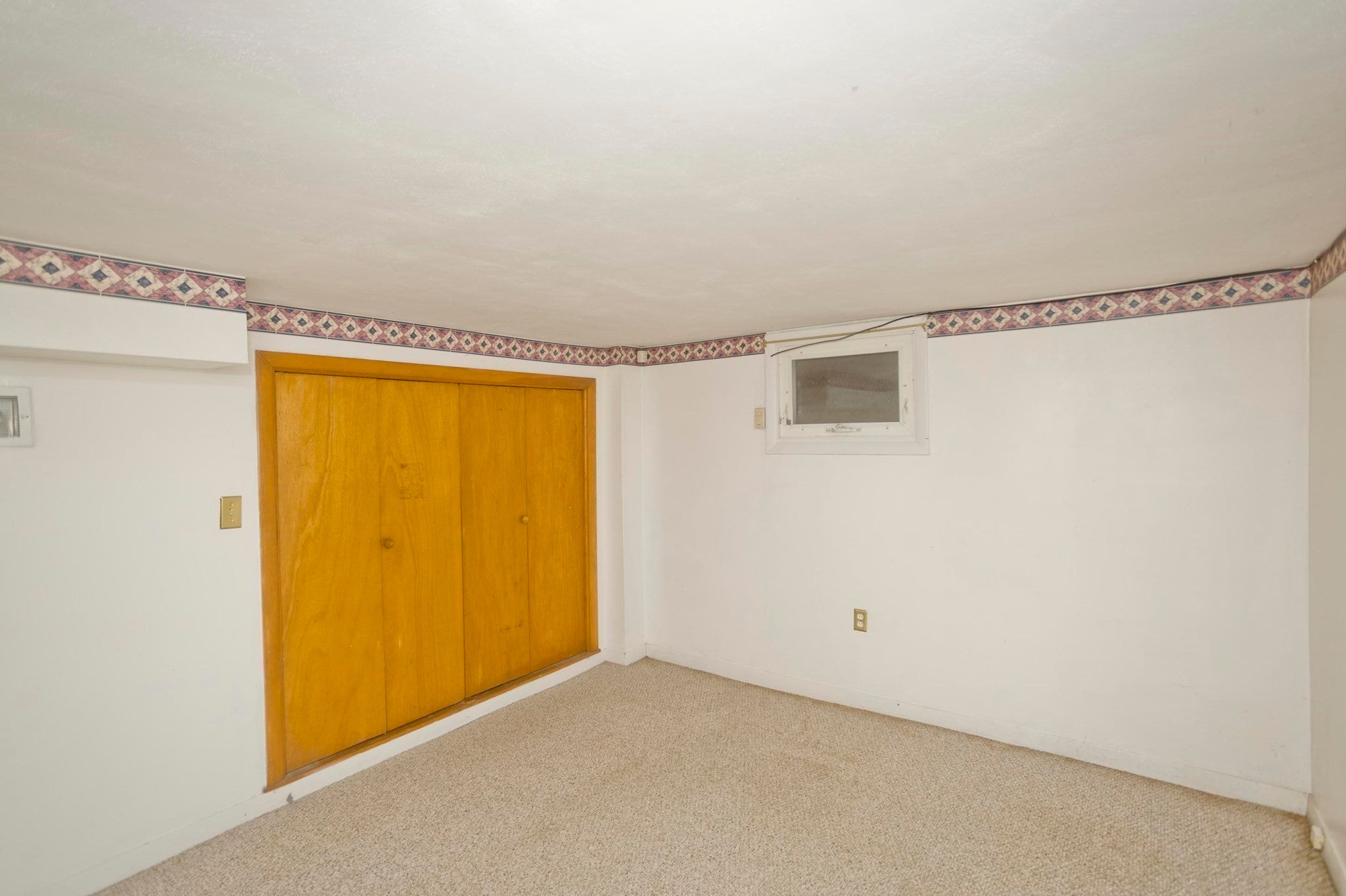 29 Marguerite St, Chicopee, MA, 29 Marguerite St, Chicopee, MA Photo #17