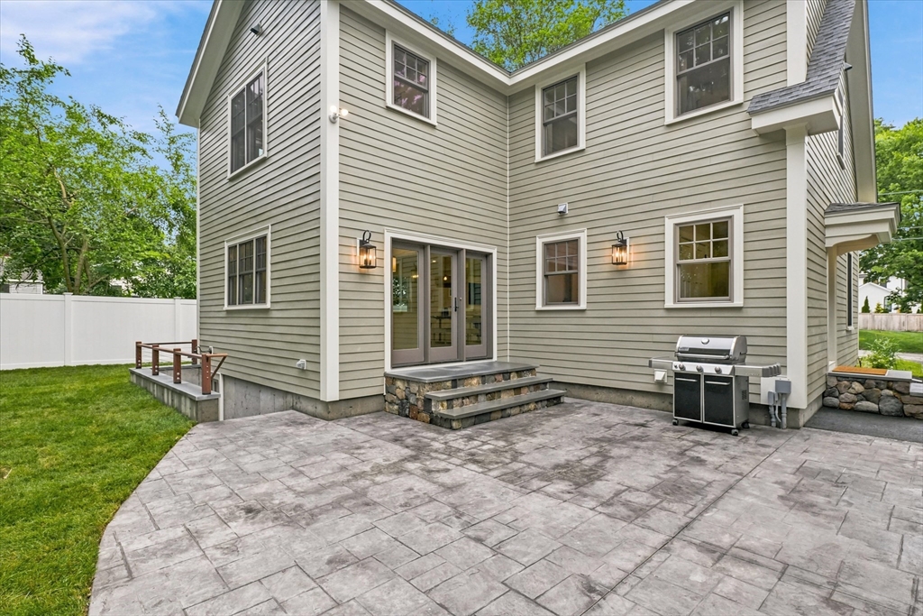 21 Erie Ave