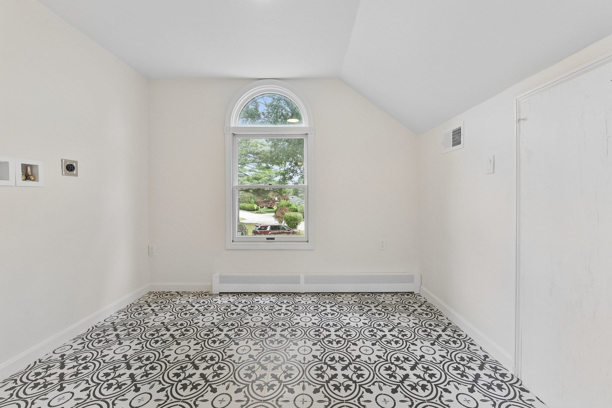 1 Frances Rd, Burlington, MA, 1 Frances Rd, Burlington, MA Photo #34