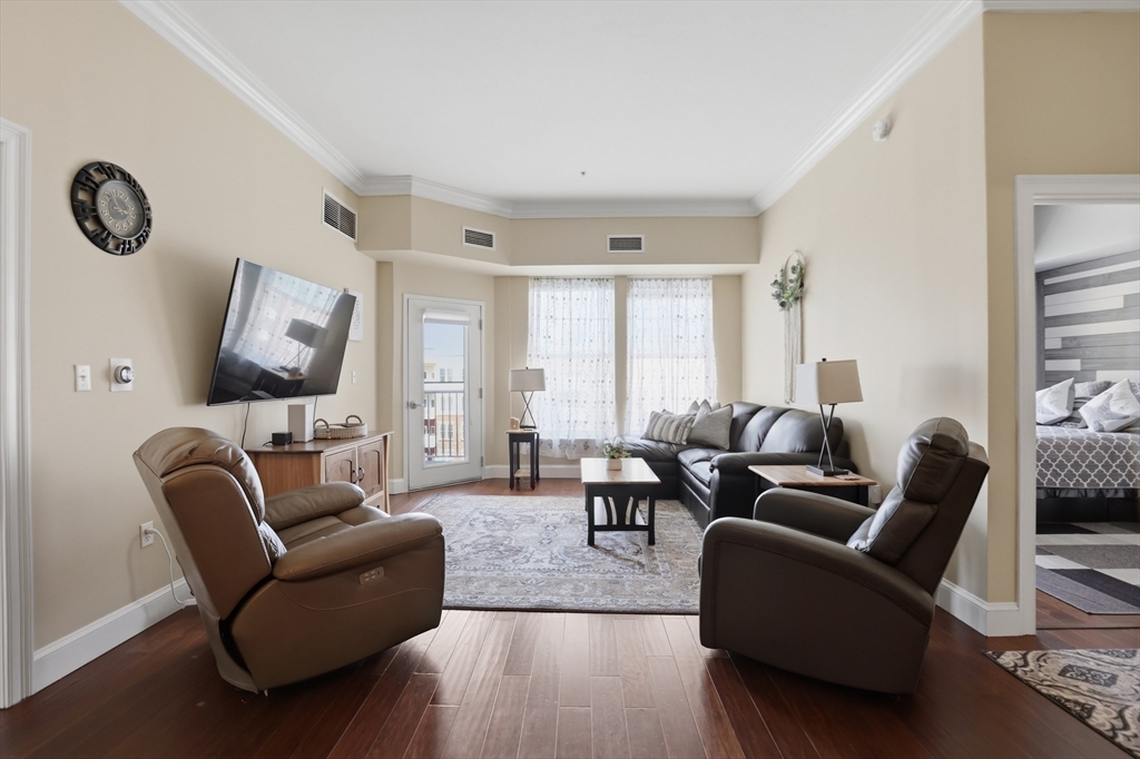 36 Village Rd 714