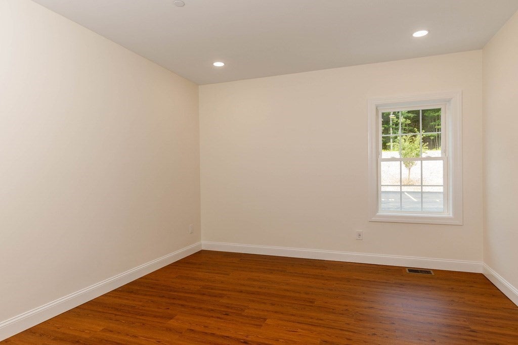 150 State Rd E 2