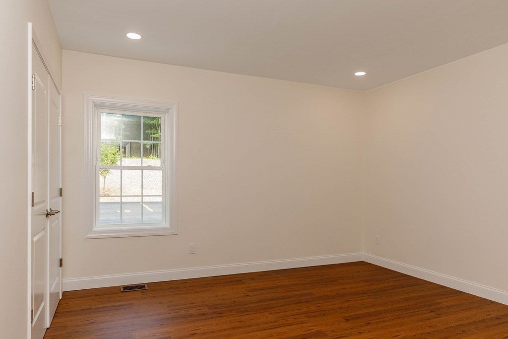 150 State Rd E 2